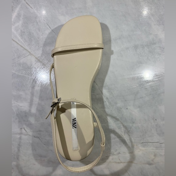 NWT Zara cream strappy 2 1/4 platform sandal size 39 - Picture 4 of 9